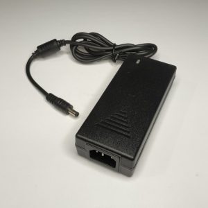 Блок живлення AC/DC 12V/5A, розʼєм 5.5×2.1–2.5 мм, без мережевого кабелю
