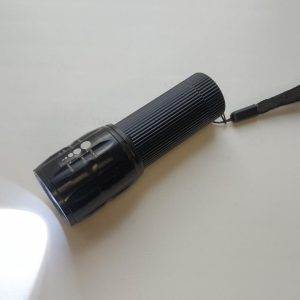 Ліхтар на батарейках BL-8400, АААХ3, алюміній, zoom (з батарейками)